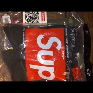 Supreme Socks